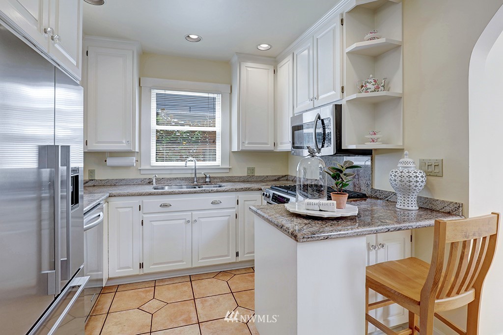 2030 North 78th Street Seattle, WA 98103 - Photo 9 of 28 Gallery Image 9
