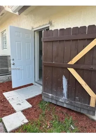 $1,400 | 9860 Southwest 161st Avenue, Miami, FL 33196