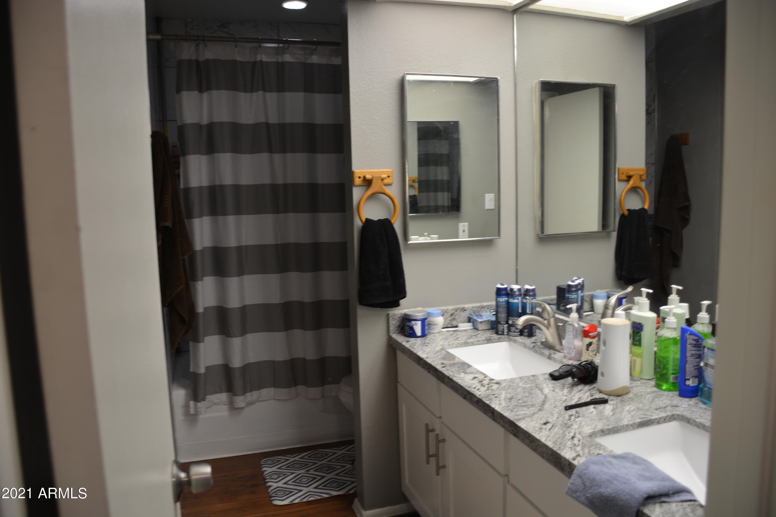 3605 West Bethany Home Road, Unit 28 Phoenix, AZ 85019 - Photo 8 of 11 Master Bath
