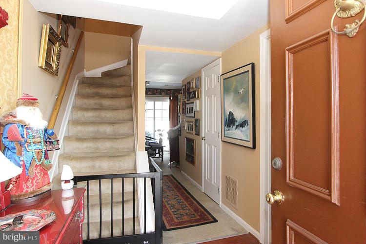 29 Timber Rock Road Gaithersburg, MD 20878 - Photo 3 of 29 Interior (General)