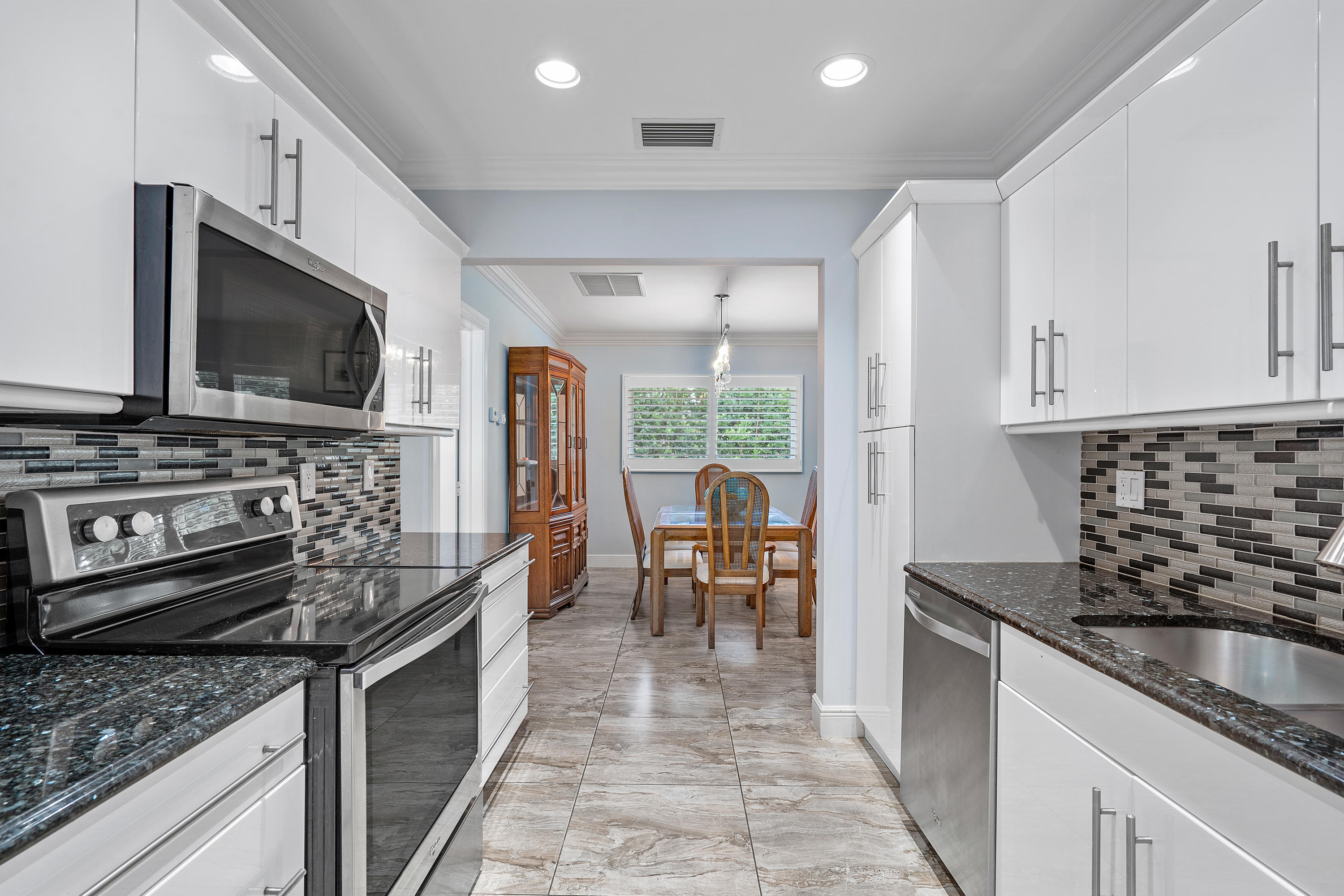 1090 Gulfstream Way Singer Island, FL 33404 - Photo 10 of 34 011-1090GulfstreamWay-RivieraBeach-FL-33