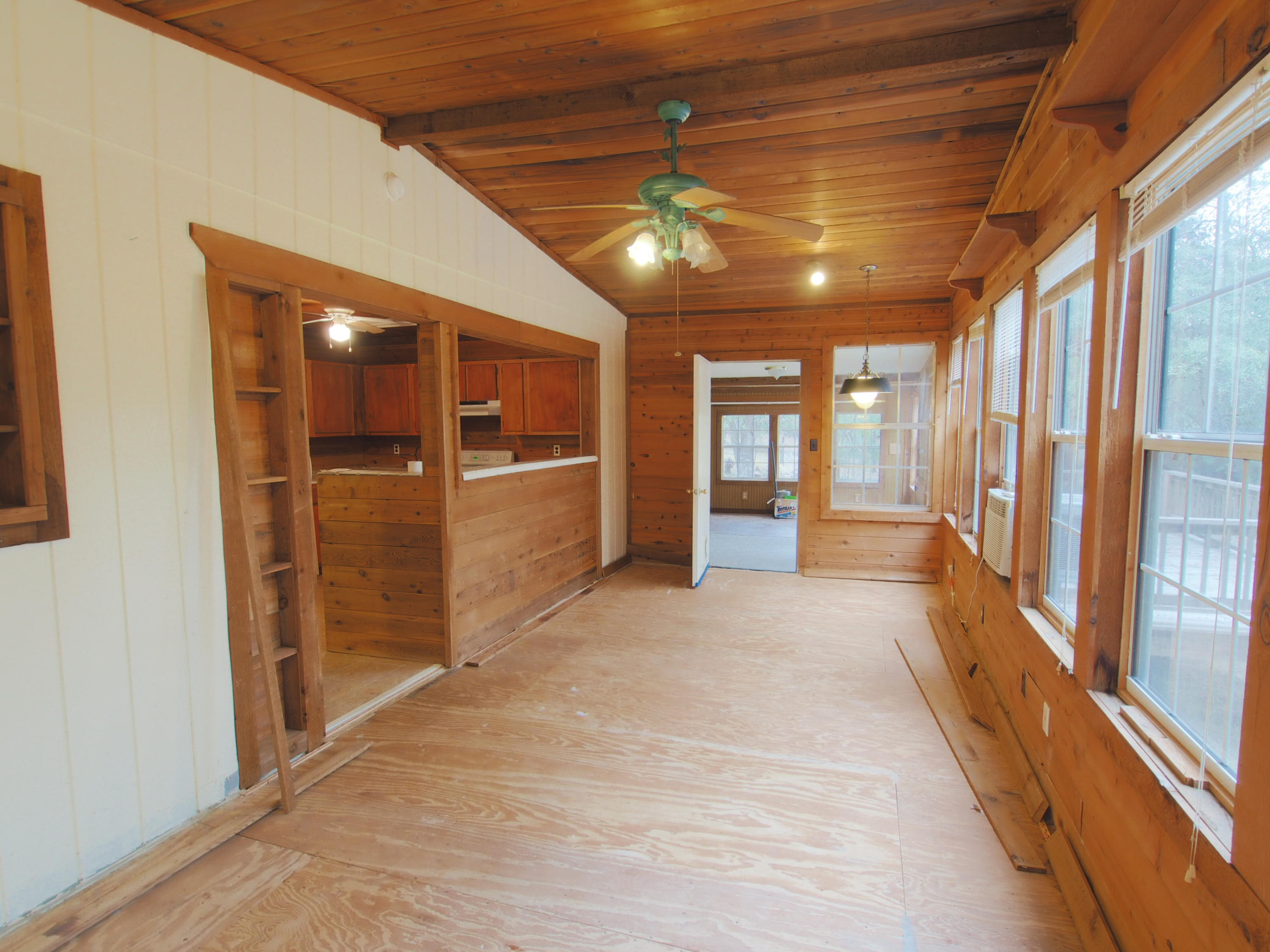 240 Roberts Road East DeFuniak Springs, FL 32433 - Photo 6 of 26 a view of gallery with windows