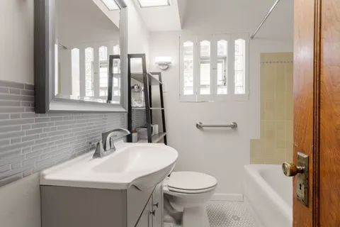 $450,000 | 5422 North Lieb Avenue, Chicago, IL 60630