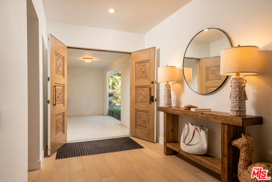 20374 Seaboard Road Malibu, CA 90265 - Photo 4 of 26