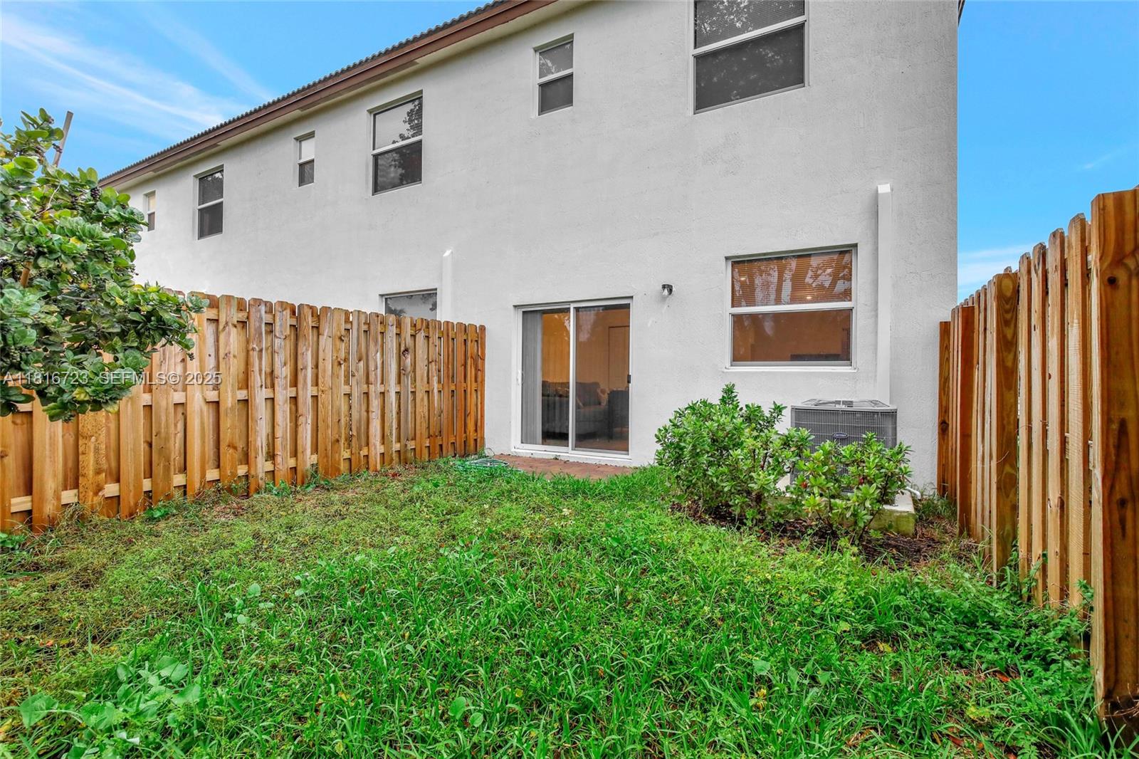 12210 Northwest 24th Place Miami, FL 33147 - Photo 38 of 40