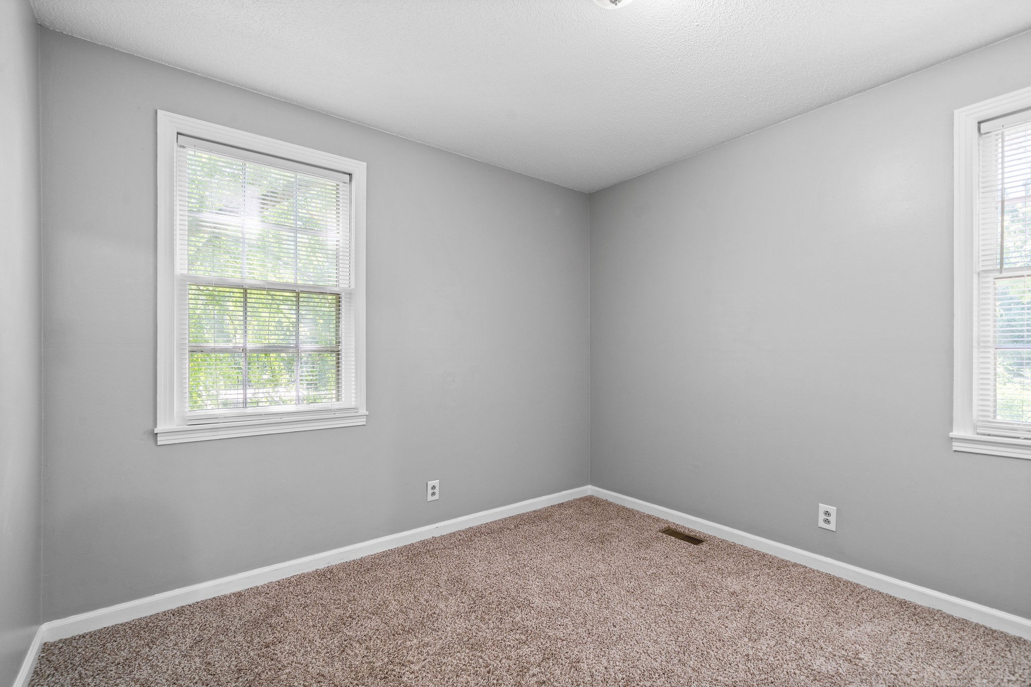 1024 Gratton Road Clarksville, TN 37043 - Photo 19 of 28 an empty room with a window