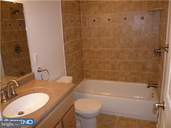 493 G Harmon Road Philadelphia, PA 19128 - Photo 9 of 12 Bathroom