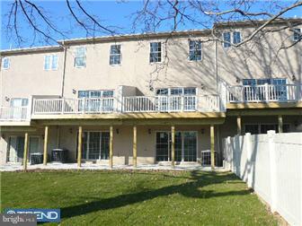 493 G Harmon Road Philadelphia, PA 19128 - Photo 10 of 12 Exterior Back