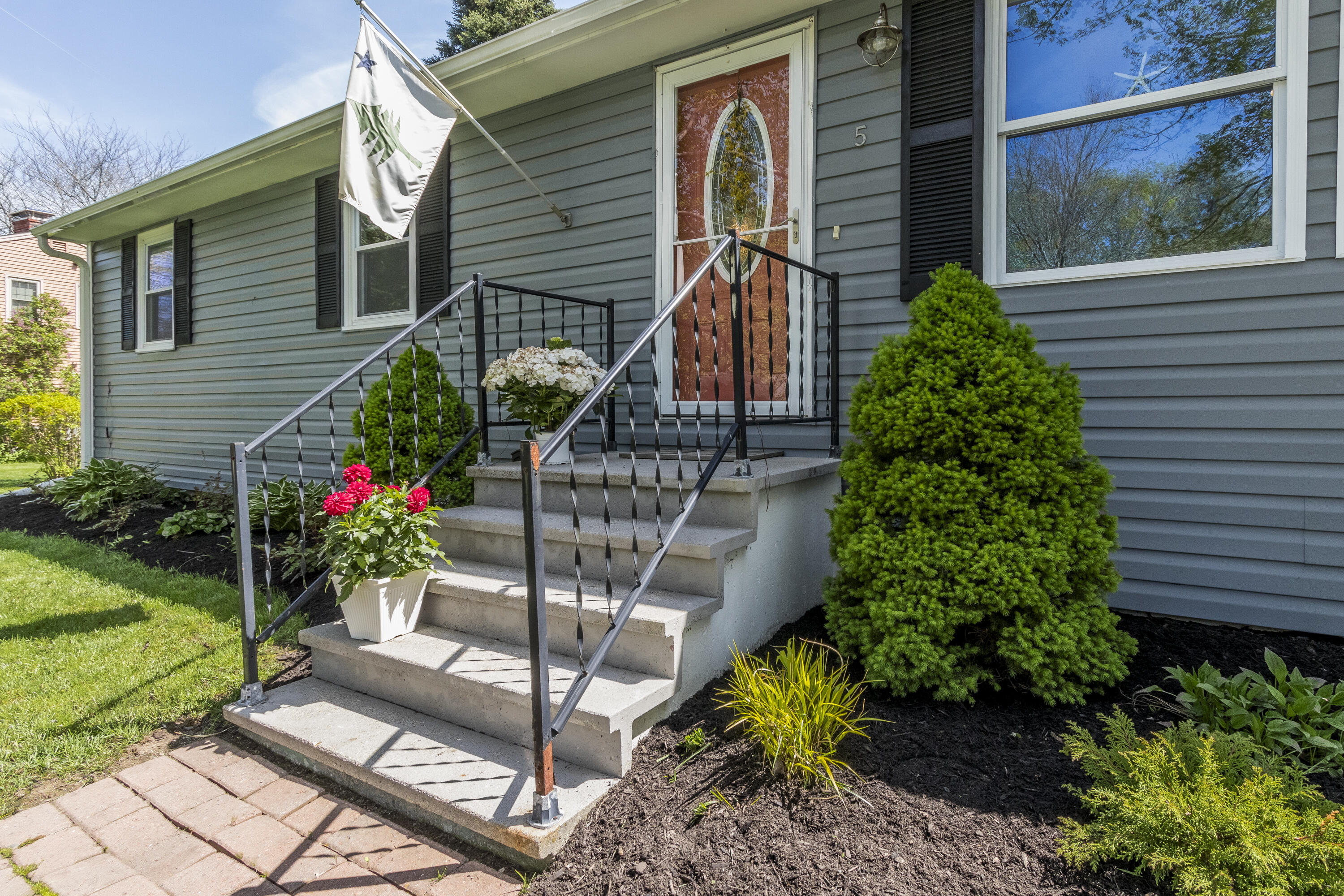 5 McAuley Road Cape Elizabeth, ME 04107 - Photo 2 of 28 2