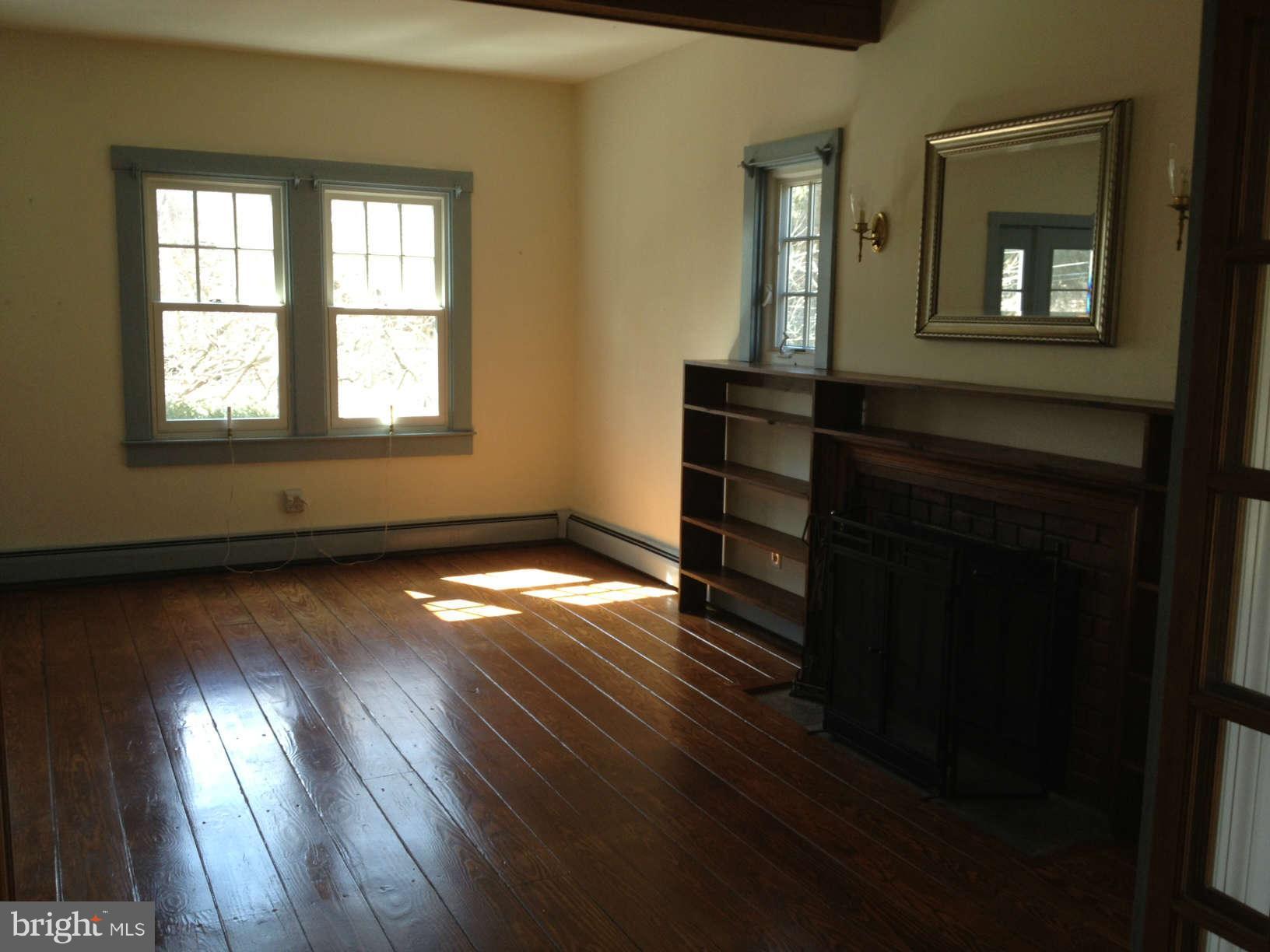 11474 Frederick Road Ellicott City, MD 21042 - Photo 14 of 27 Living Room