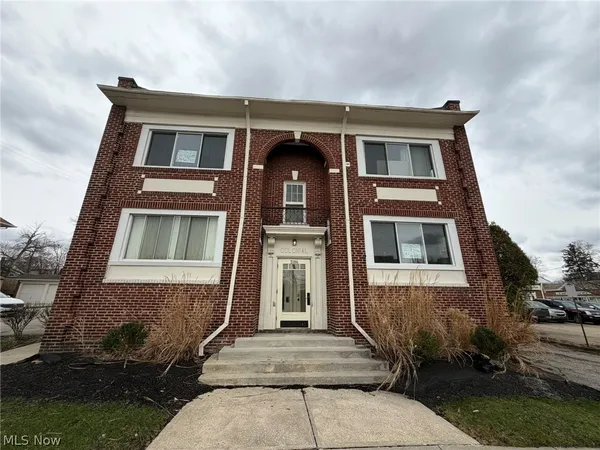 $1,375 | 3186 Euclid Heights Boulevard, Unit 4, Cleveland, OH 44118