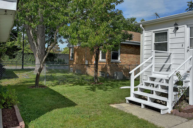 2140 Dobson Street Evanston, IL 60202 - Photo 17 of 17
