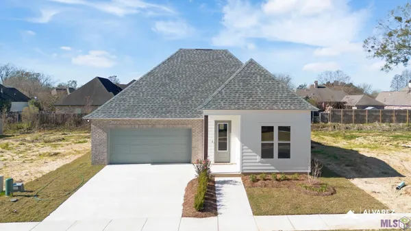 $389,990 | 6952 Garden Hill Drive, Baton Rouge, LA 70817