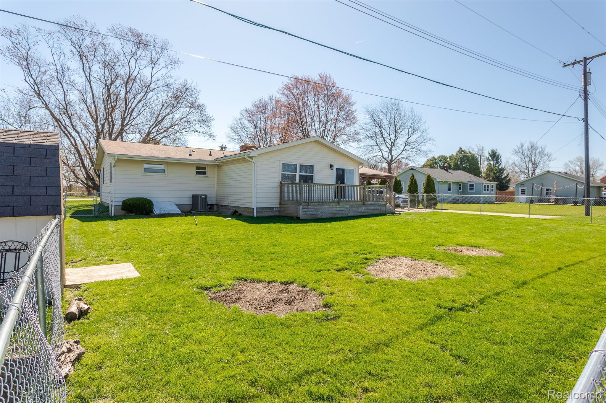 127 North Raisinville Road Monroe, MI 48162 - Photo 8 of 45 Gallery Image 8