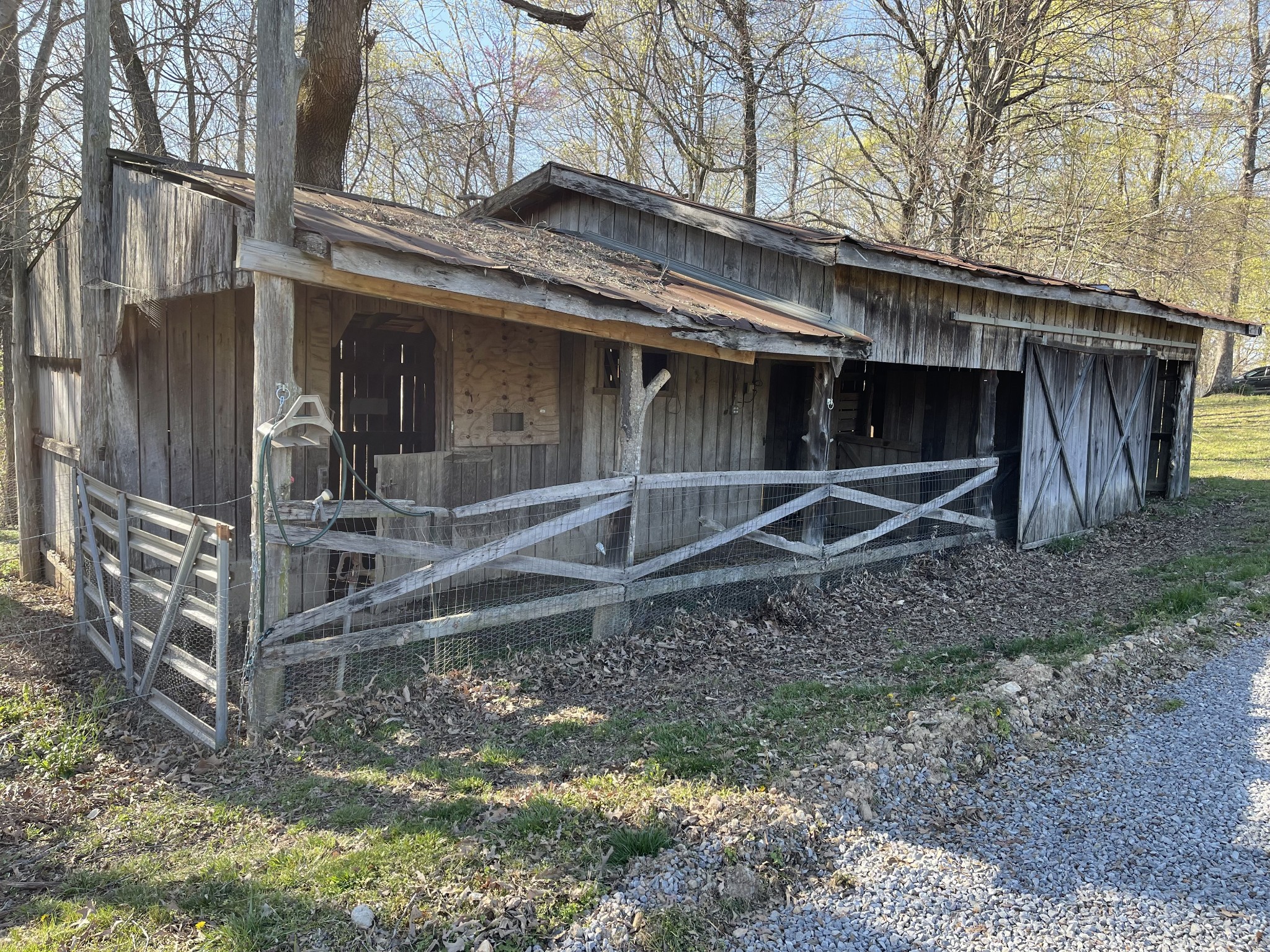 1090 Charlie Read Road South Chapmansboro, TN 37035 - Photo 50 of 67 Gallery Image 50
