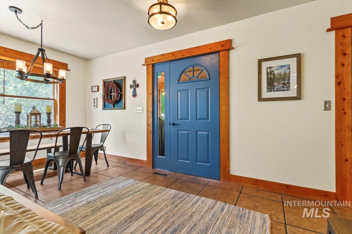 8 Condor Circle Boise, ID 83716 - Photo 4 of 50