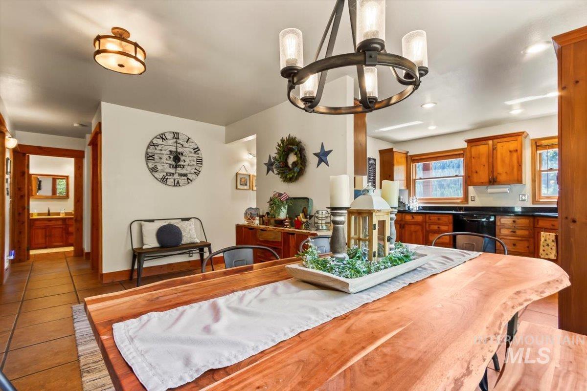 8 Condor Circle Boise, ID 83716 - Photo 7 of 50