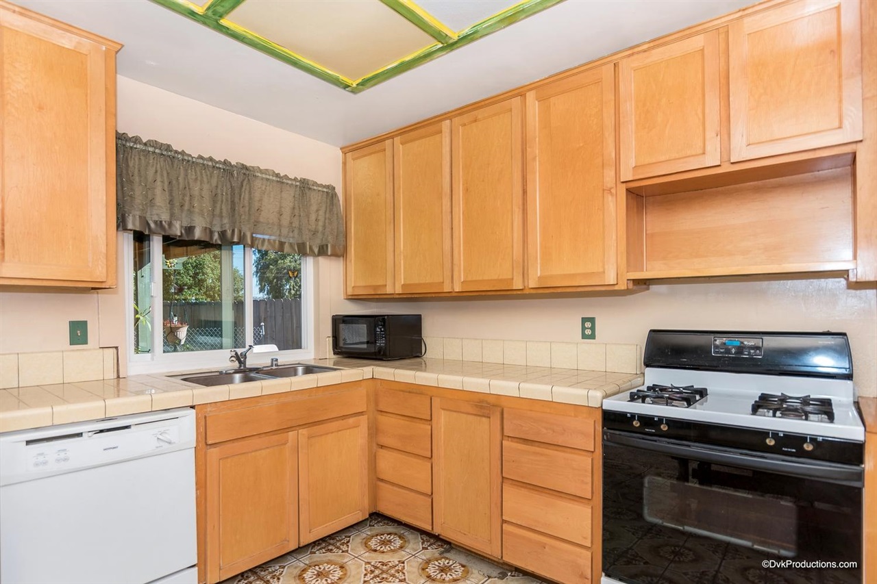 9415 Pike Road Santee, CA 92071 - Photo 2 of 15
