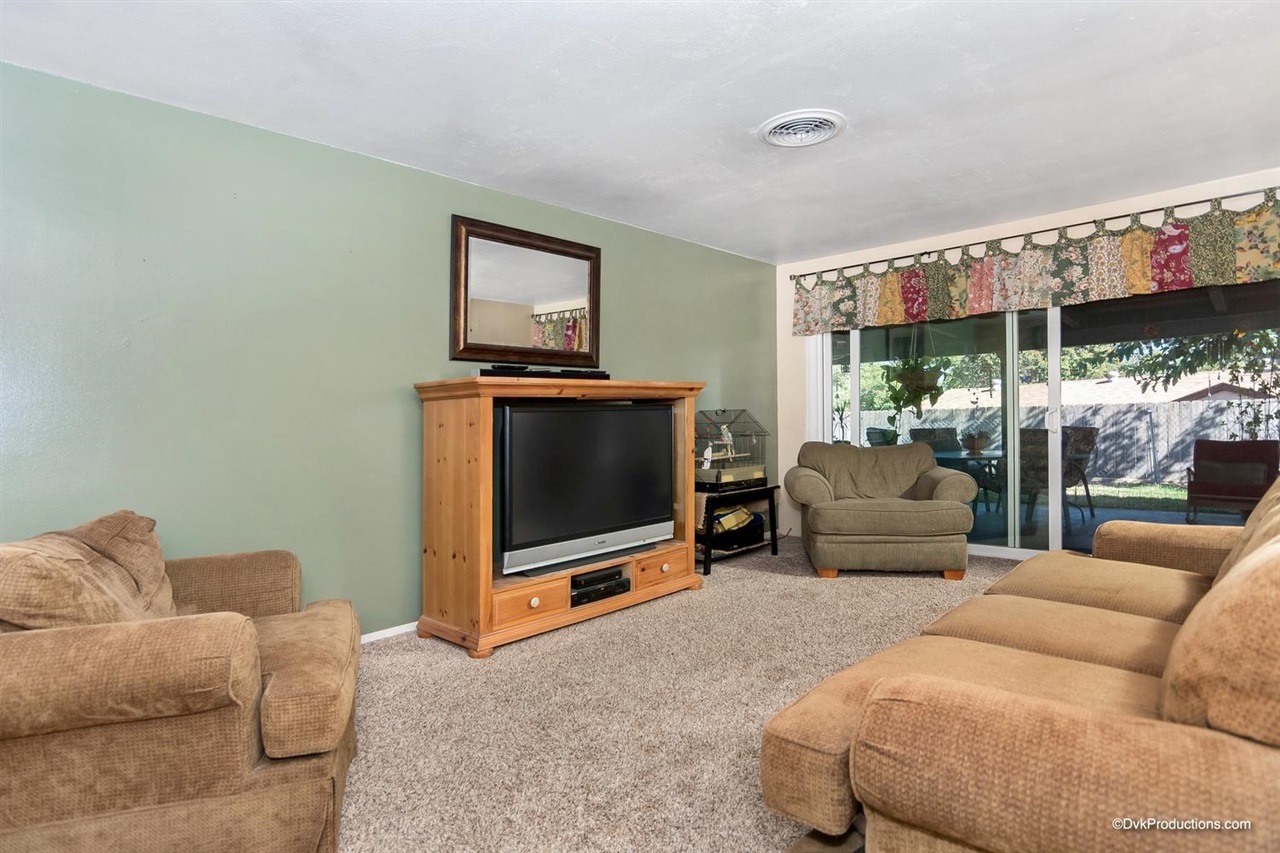 9415 Pike Road Santee, CA 92071 - Photo 3 of 15