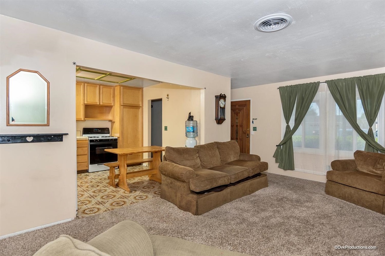 9415 Pike Road Santee, CA 92071 - Photo 5 of 15