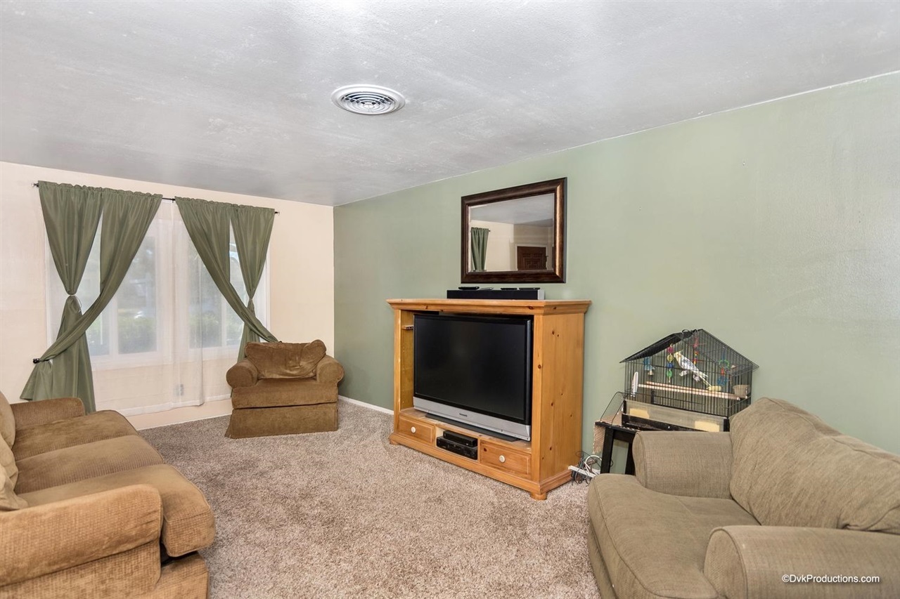 9415 Pike Road Santee, CA 92071 - Photo 6 of 15