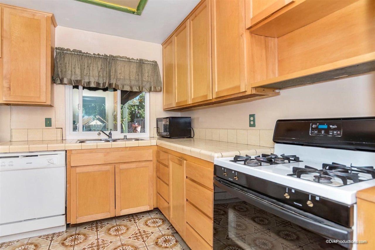 9415 Pike Road Santee, CA 92071 - Photo 7 of 15