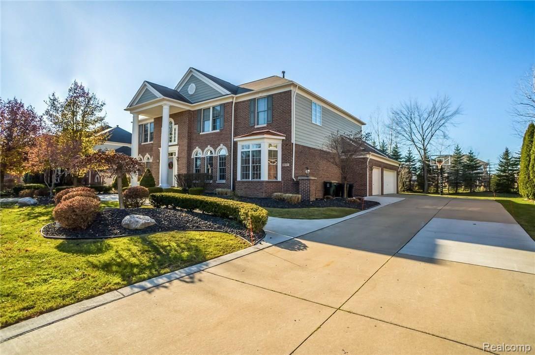 48591 Antique Road Canton, MI 48187 - Photo 2 of 23 2 - Copy.jpg