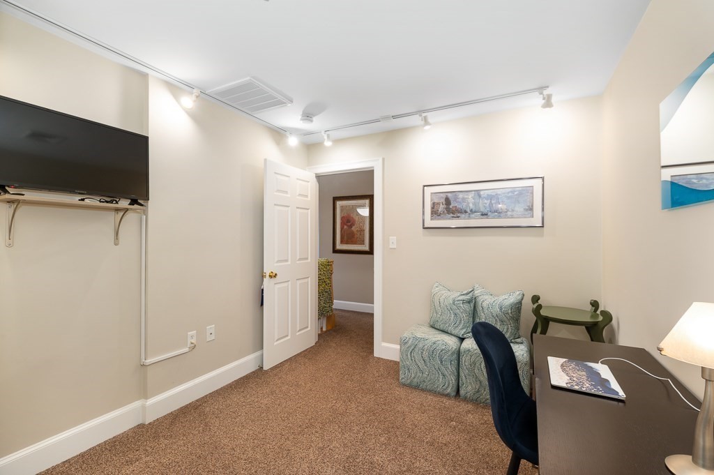 196 Main Street, Unit 2 Gloucester, MA 01930 - Photo 10 of 22