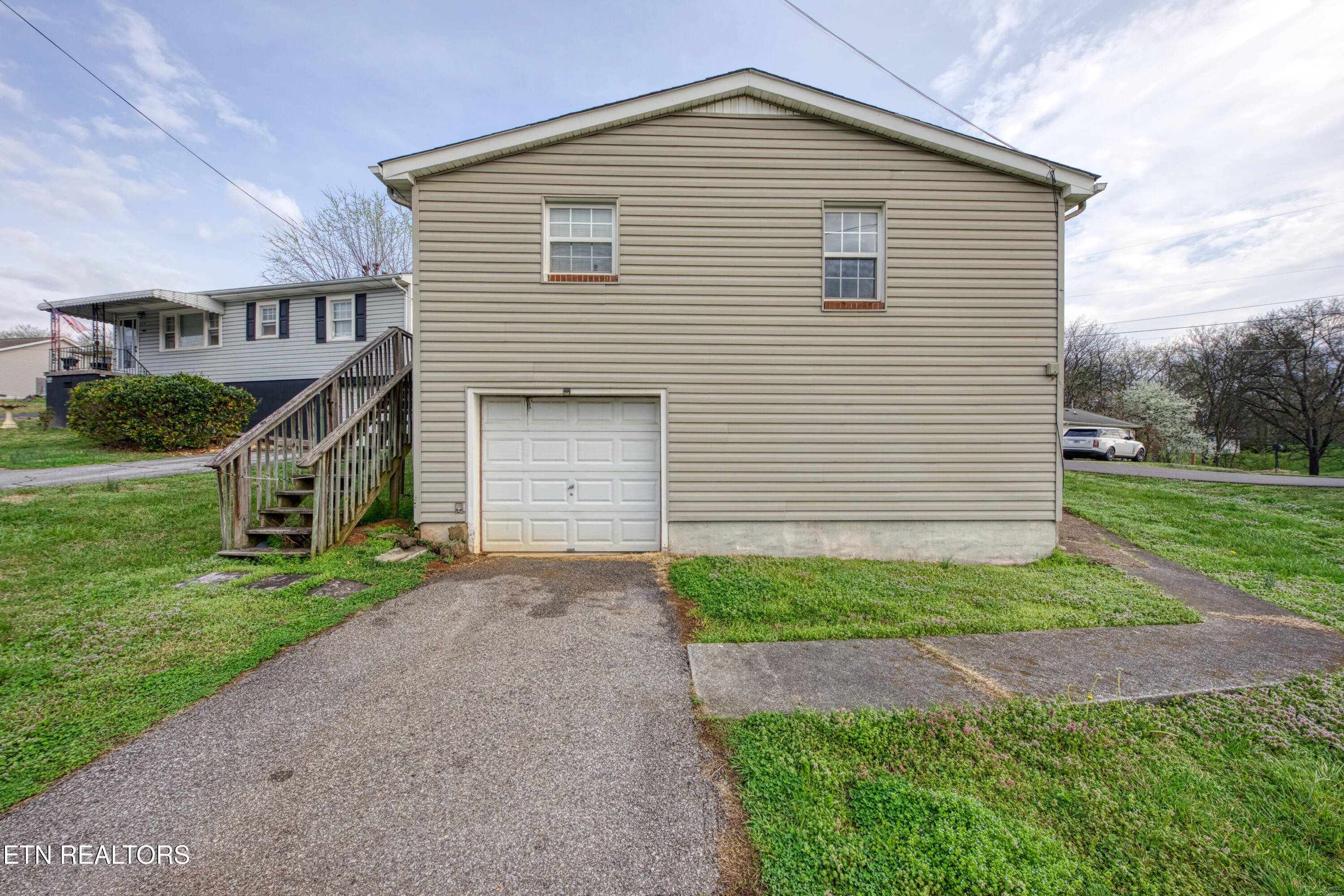 2225 Madison Road Northwest Knoxville, TN 37912 - Photo 14 of 15 0H3A2340_5