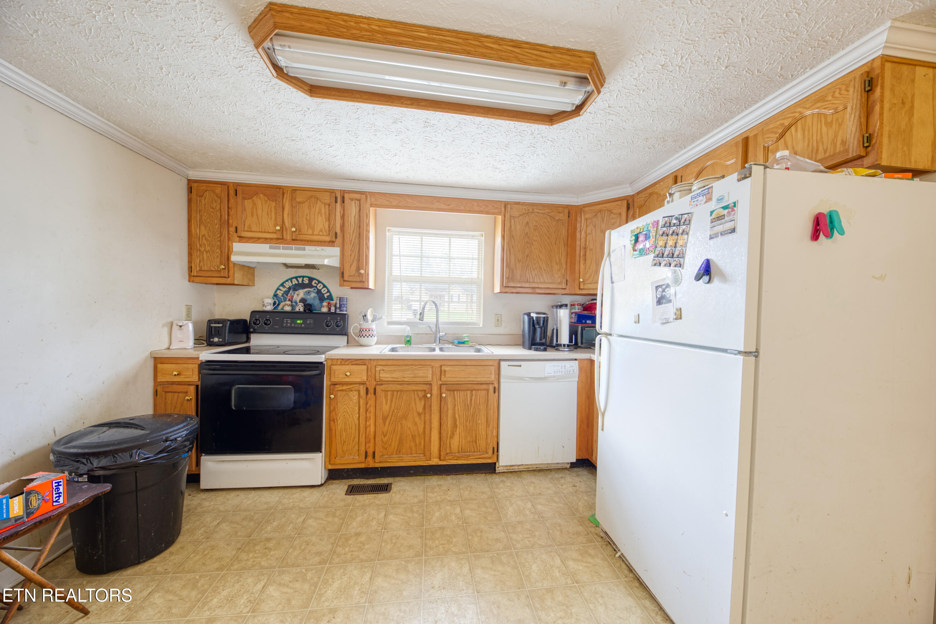 2225 Madison Road Northwest Knoxville, TN 37912 - Photo 5 of 15 0H3A2358_10