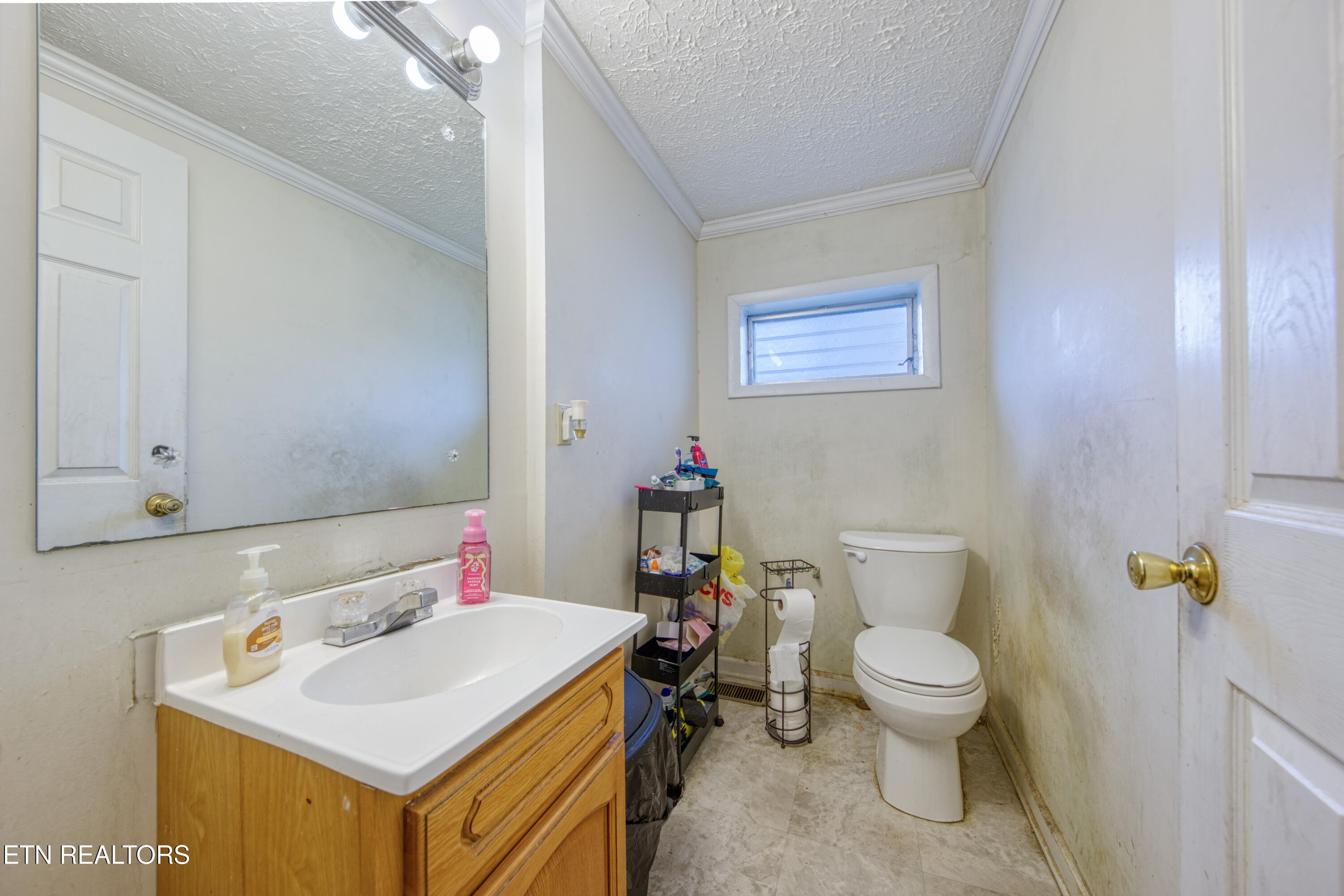 2225 Madison Road Northwest Knoxville, TN 37912 - Photo 9 of 15 0H3A2366_12