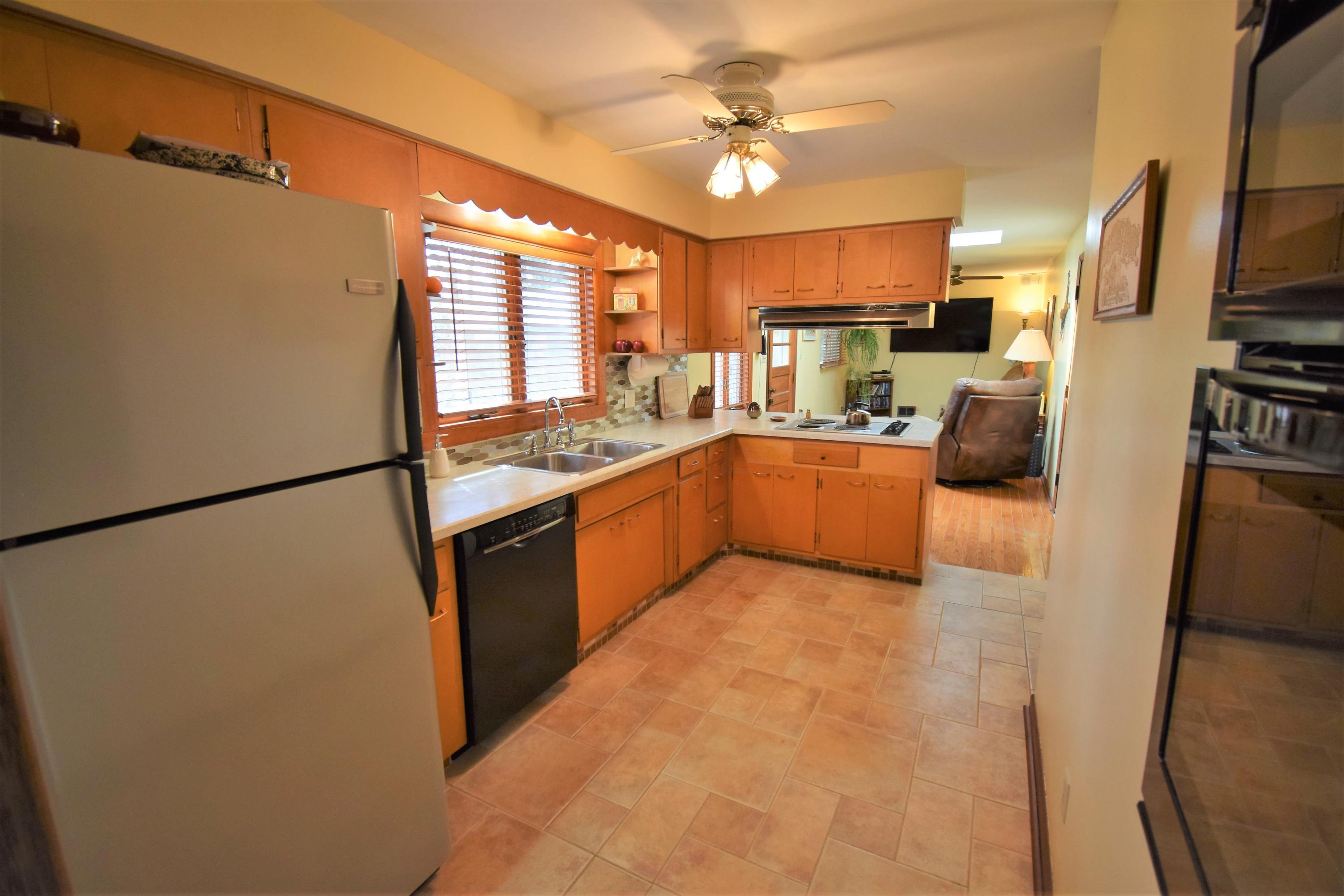 2087 McCoy Road Columbus, OH 43220 - Photo 11 of 34 Gallery Image 11