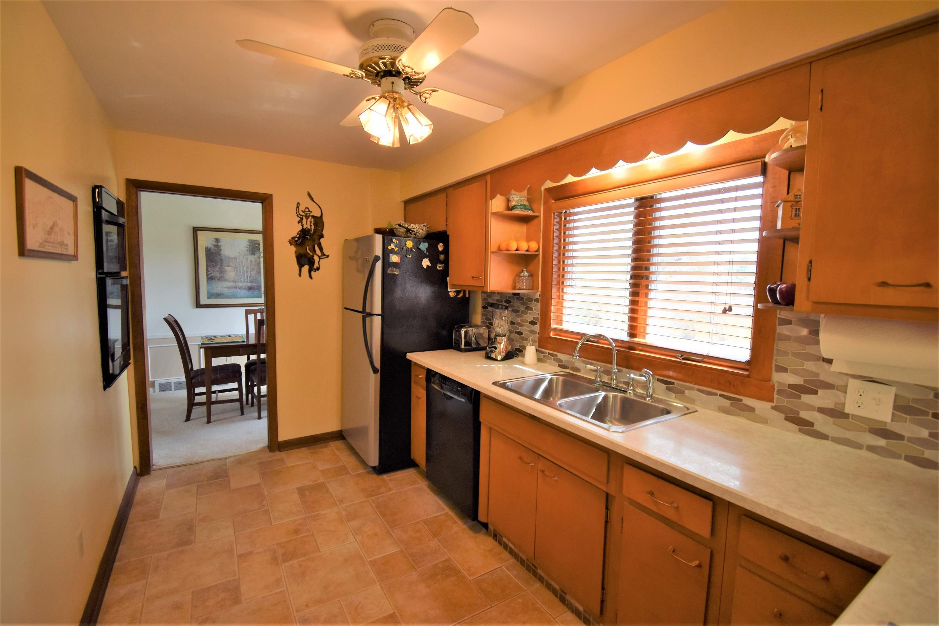 2087 McCoy Road Columbus, OH 43220 - Photo 12 of 34 Gallery Image 12
