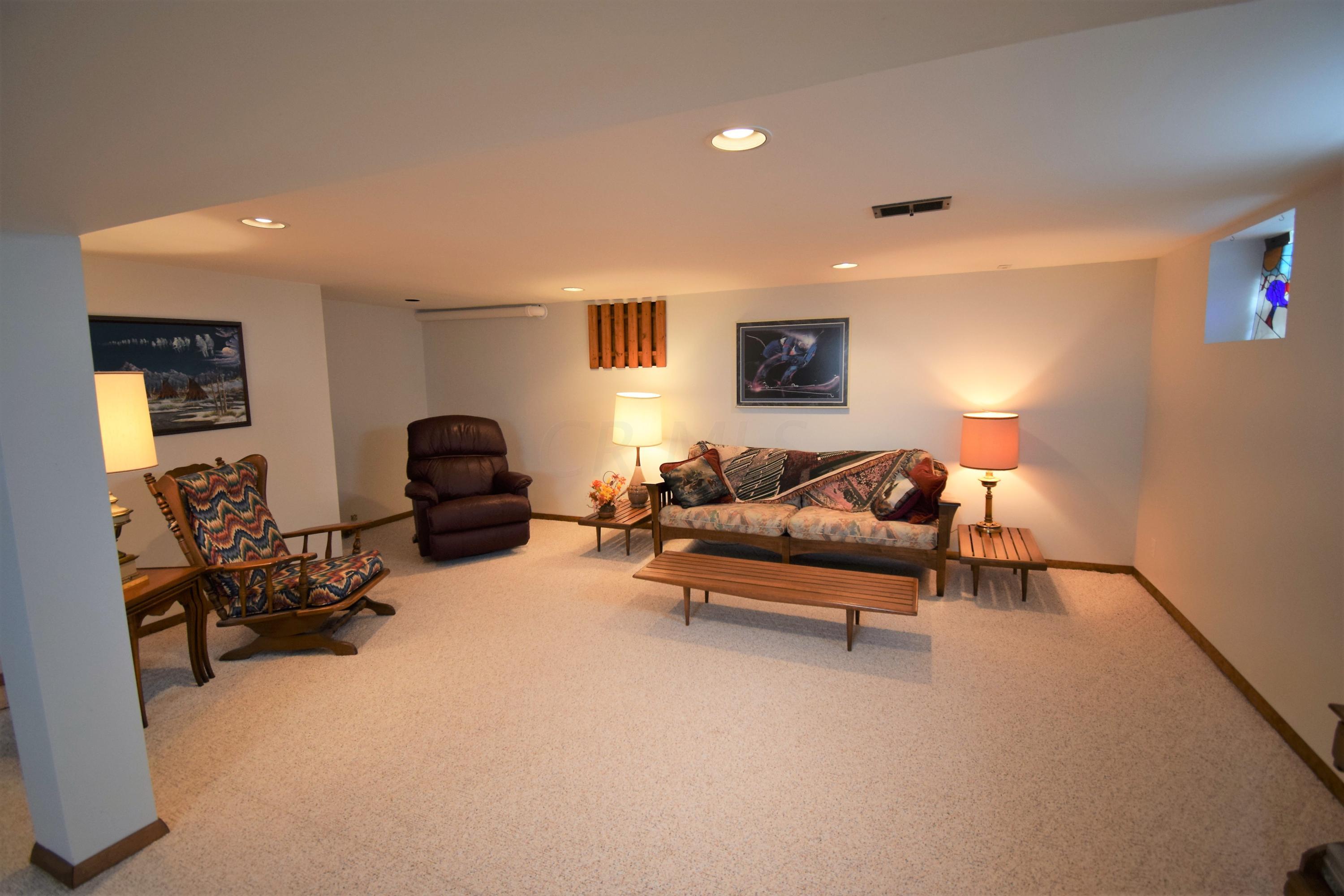 2087 McCoy Road Columbus, OH 43220 - Photo 26 of 34 Gallery Image 26