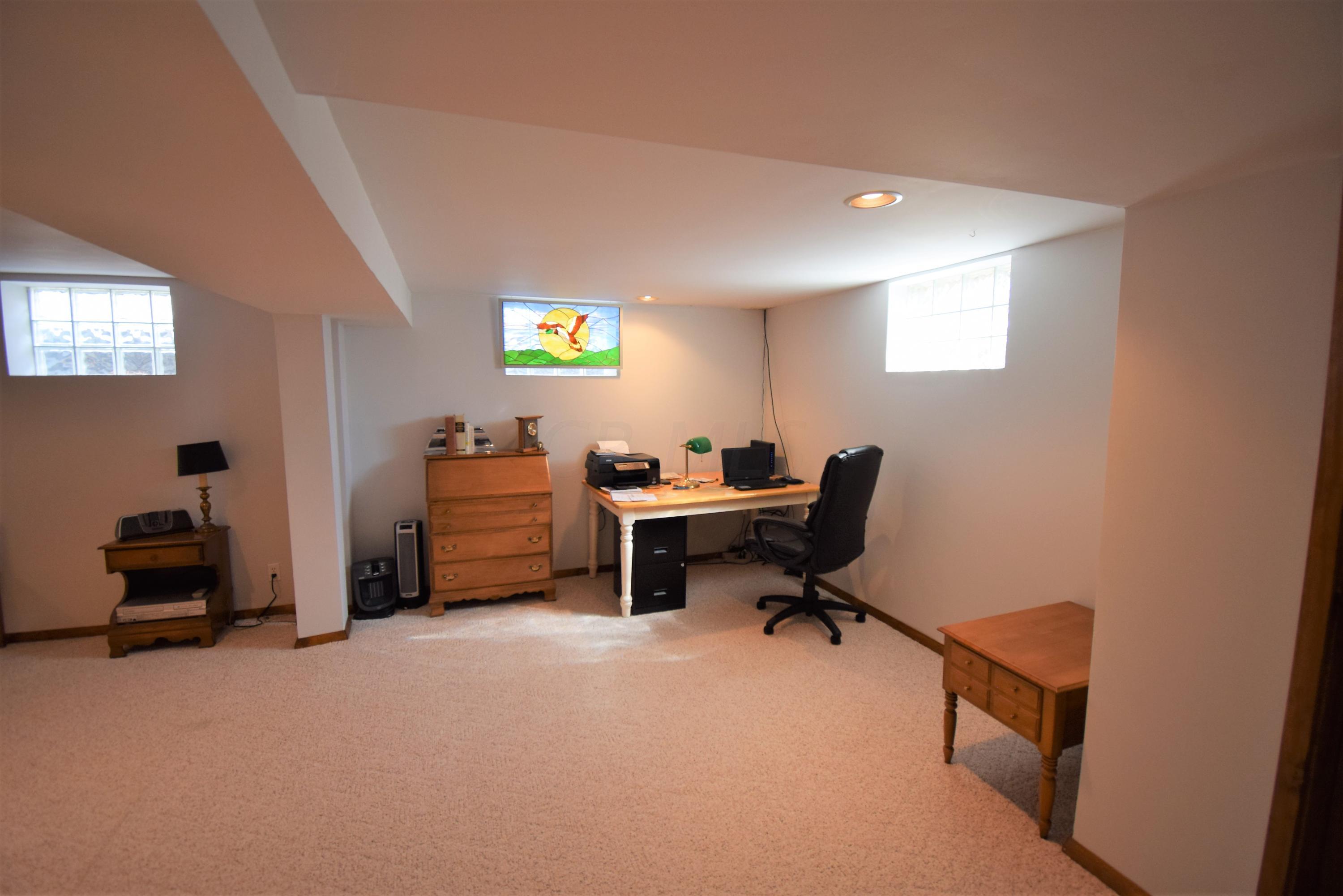 2087 McCoy Road Columbus, OH 43220 - Photo 29 of 34 Gallery Image 29