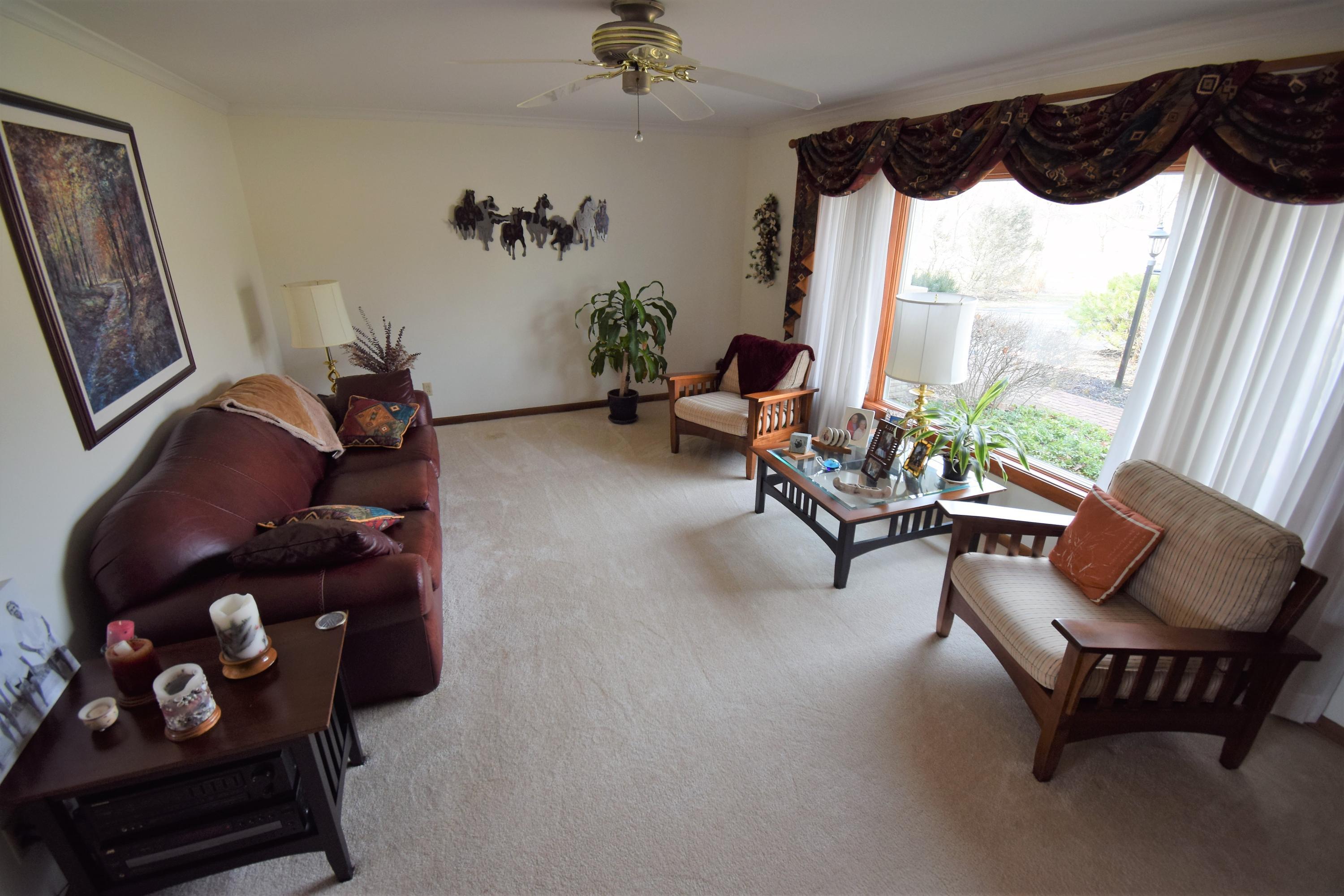 2087 McCoy Road Columbus, OH 43220 - Photo 4 of 34 Gallery Image 4