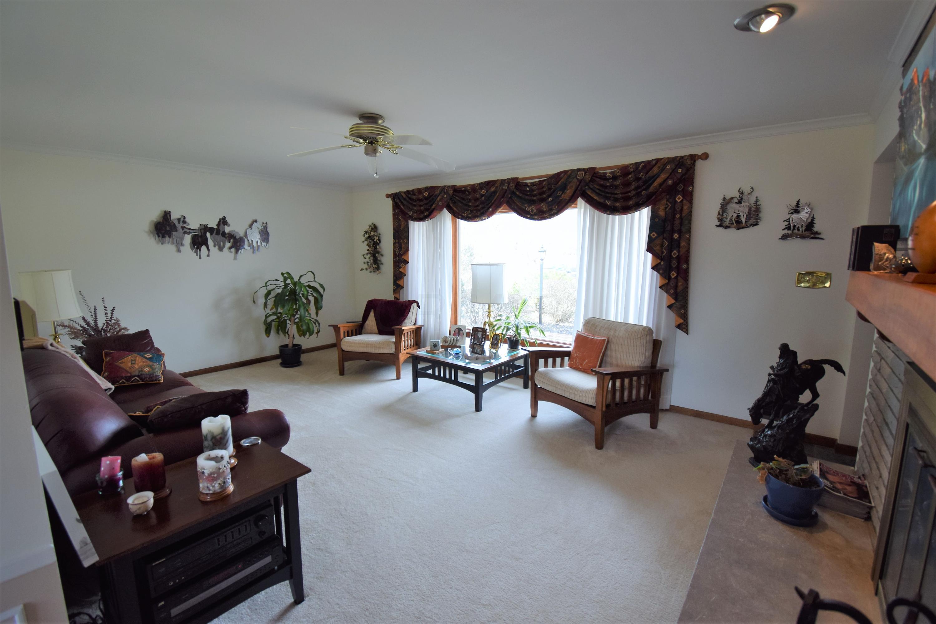 2087 McCoy Road Columbus, OH 43220 - Photo 5 of 34 Gallery Image 5