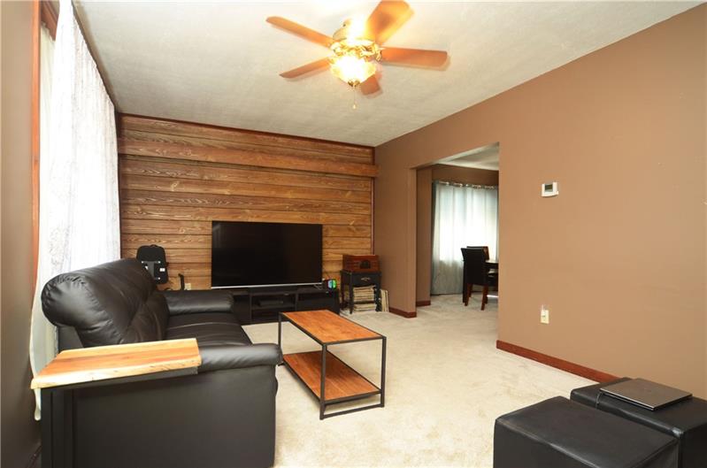 454 Virginia Avenue Rochester, PA 15074 - Photo 4 of 25