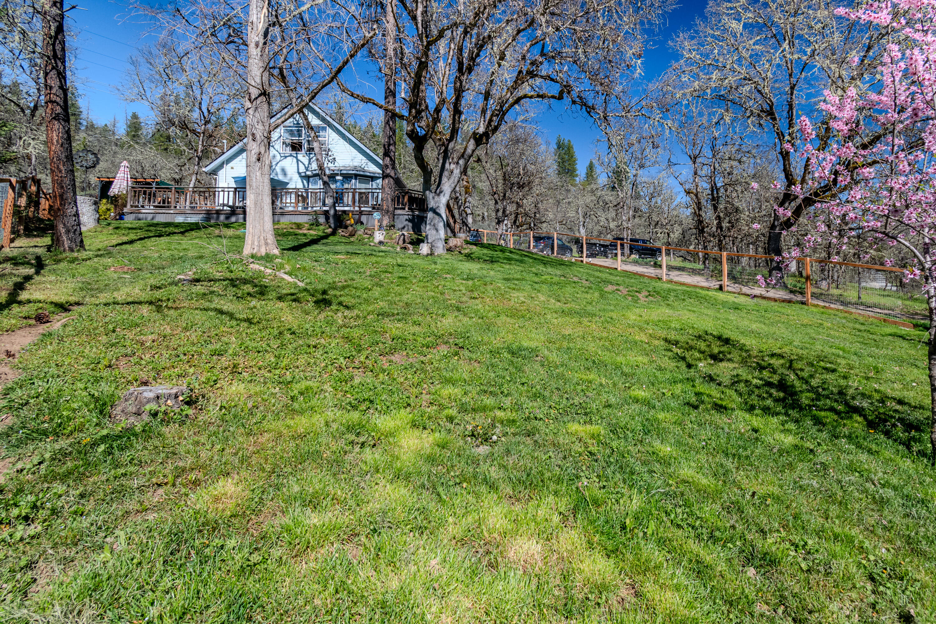 127 Lodge Road Trail, OR 97541 - Photo 4 of 37 Front Yard