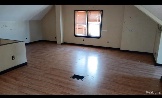 $54,900 | 9437 Beaconsfield Street, Detroit, MI 48224