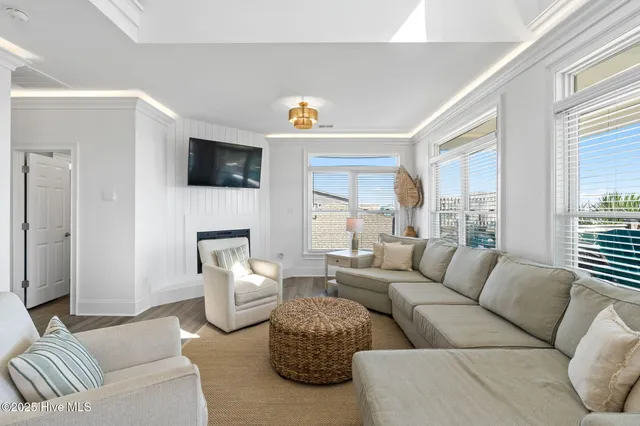 $1,525,000 | 397 East 2nd Street, Ocean Isle Beach, NC 28469