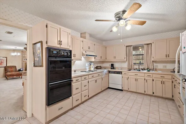 $475,000 | 1020 Lexington Lane, McComb, MS 39648