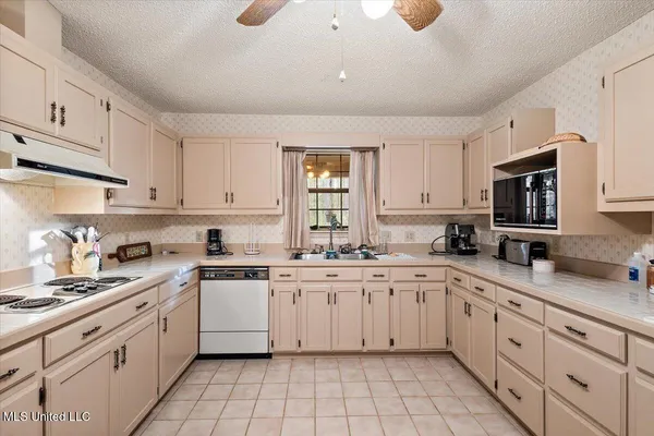 $475,000 | 1020 Lexington Lane, McComb, MS 39648