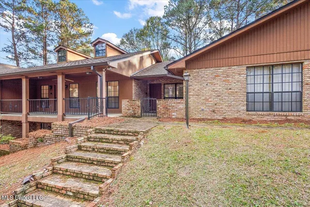 $475,000 | 1020 Lexington Lane, McComb, MS 39648