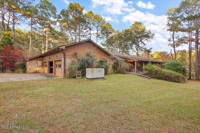 $475,000 | 1020 Lexington Lane, McComb, MS 39648