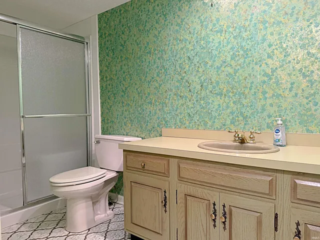 $1,000,000 | 13551 Mt Calvary Road, Loogootee, IN 47553