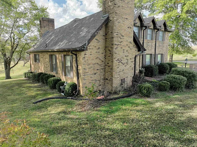 $1,000,000 | 13551 Mt Calvary Road, Loogootee, IN 47553