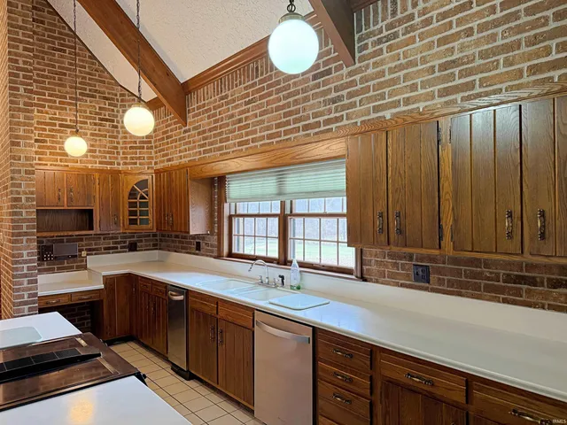 $1,000,000 | 13551 Mt Calvary Road, Loogootee, IN 47553