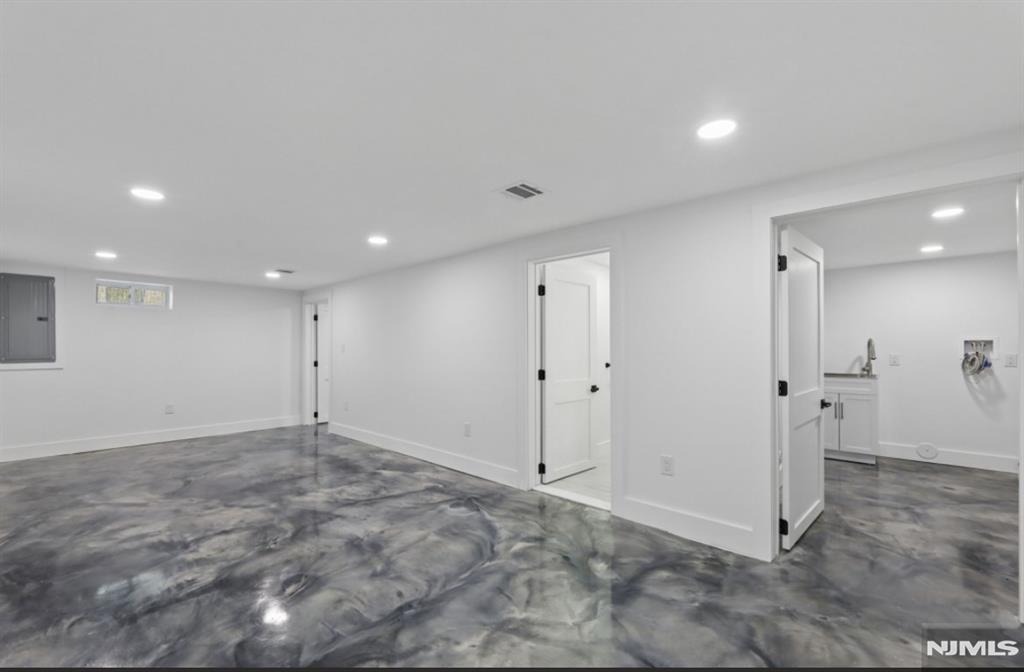 8 Annette Terrace Lodi, NJ 07644 - Photo 15 of 20
