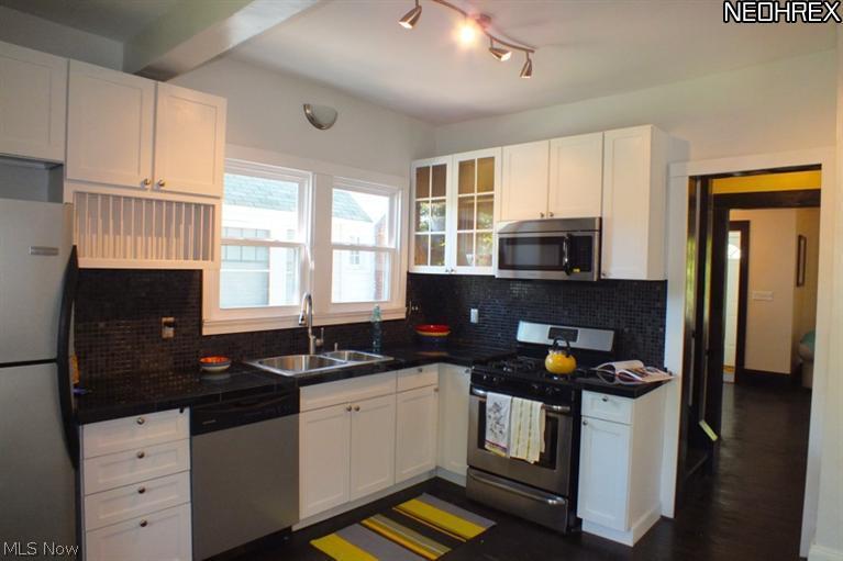 3212 Redwood Road Cleveland Heights, OH 44118 - Photo 10 of 19 Eat-in Kitchen with granite counters and hardwood floors
